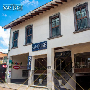 Отель Hotel San José Plaza Coatepec  Коатепек
